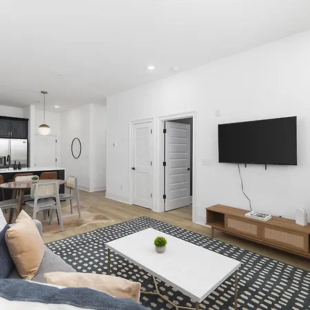 Close To Broadway And Walkable Area With 4 Beds, 2 Bedrm